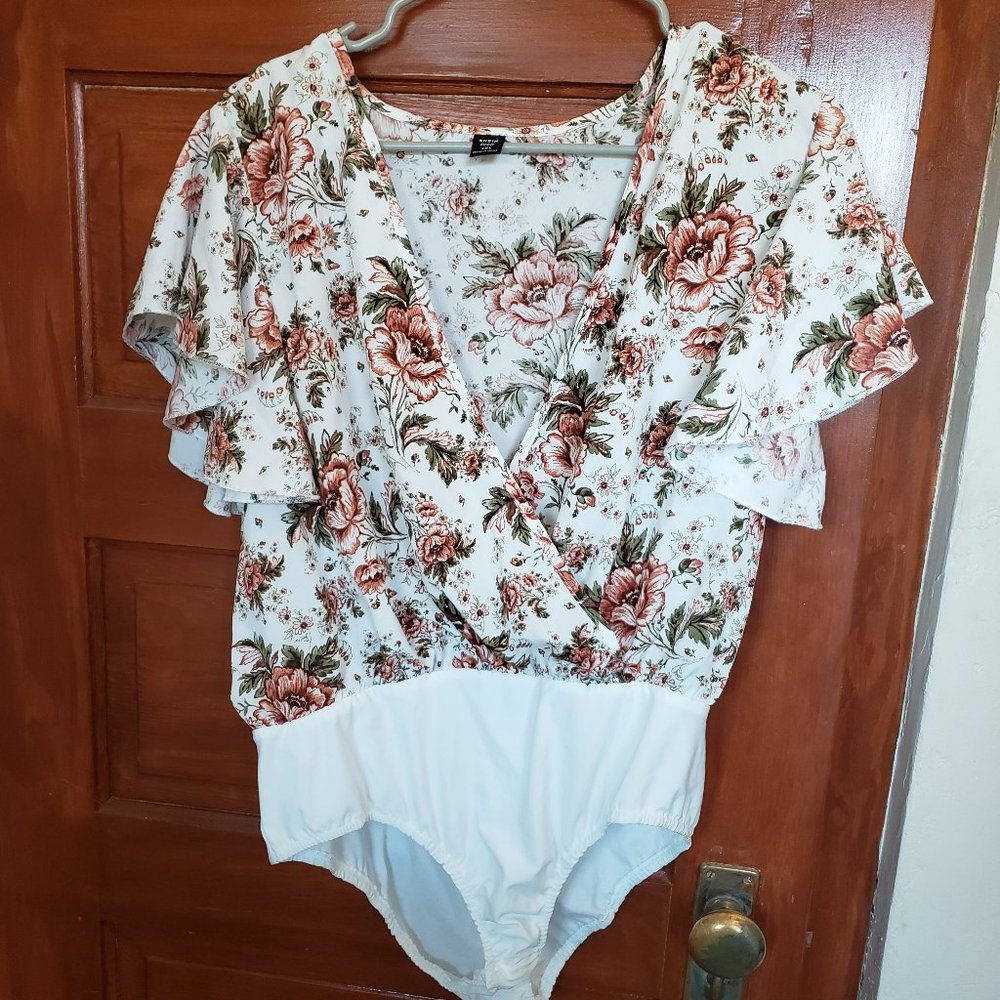 White Floral Body Suit - Never Worn - Shein 1XL
